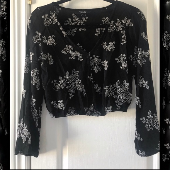 Forever 21 wrap crop top - Picture 1 of 2